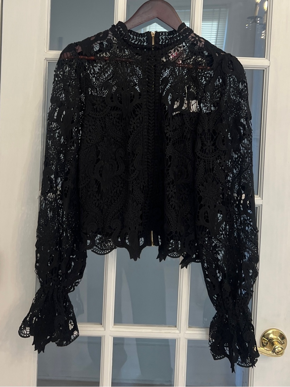 SO ME Women's Black Floral Lace Bell Cuff Romantic Top Size M NEW